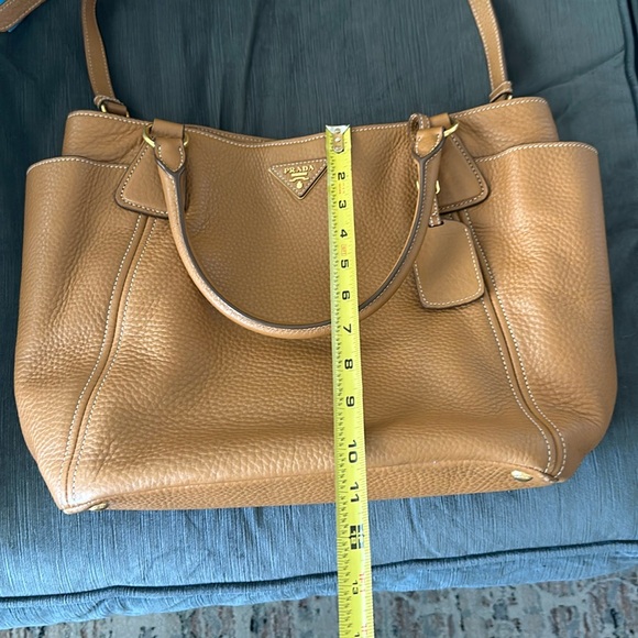 Authentic Prada Vitello Daino Side Pocket Tote in Caramel with long strap - Picture 8 of 16